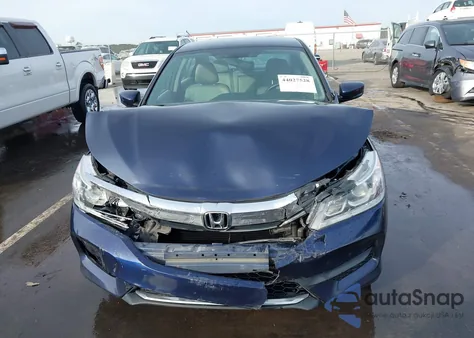 2017 Honda Accord Lx z USA, uszkodzony, nr VIN 1HGCR2F3XHA084965